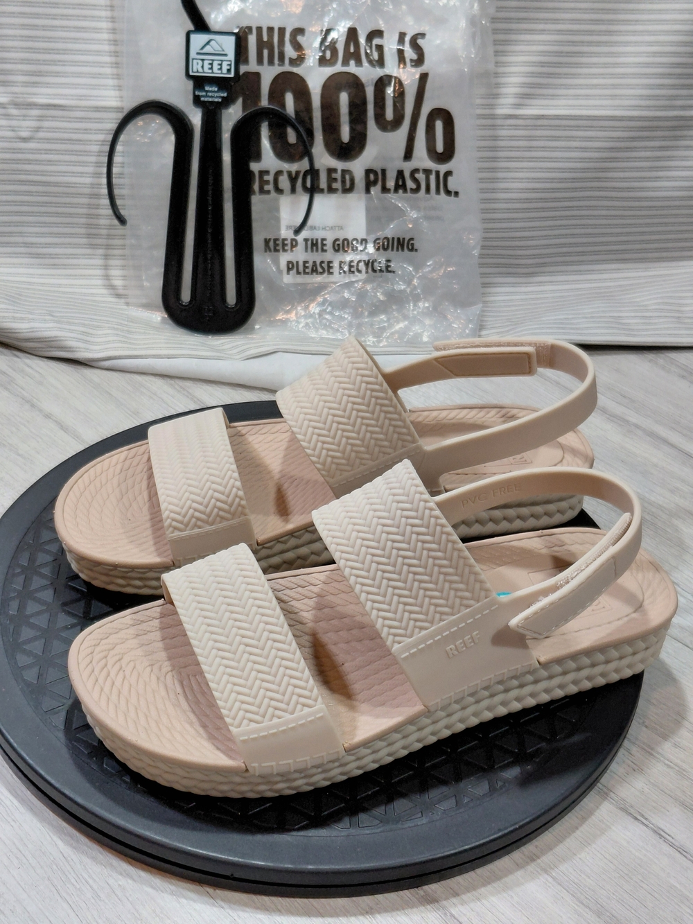 NWT Reef Women’s Water Vista Cushion Foam Adjustable Sandals Beige SIZE W8